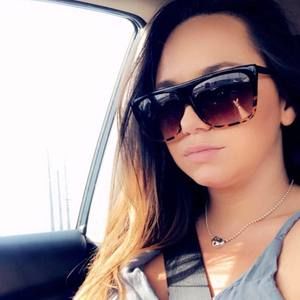 Meet your Posher, Candace